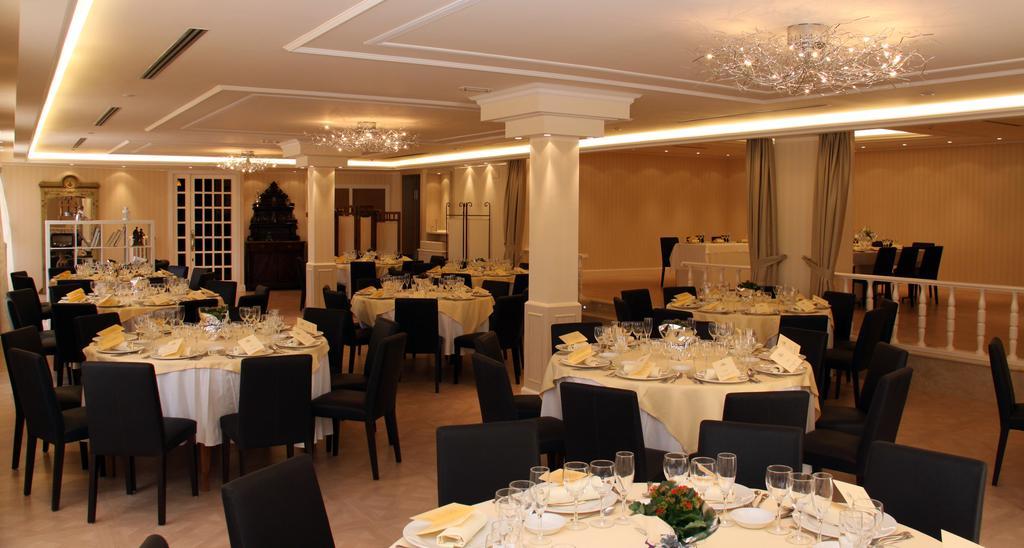 Hotel Andria Ла-Сеу-д'Уржель Екстер'єр фото